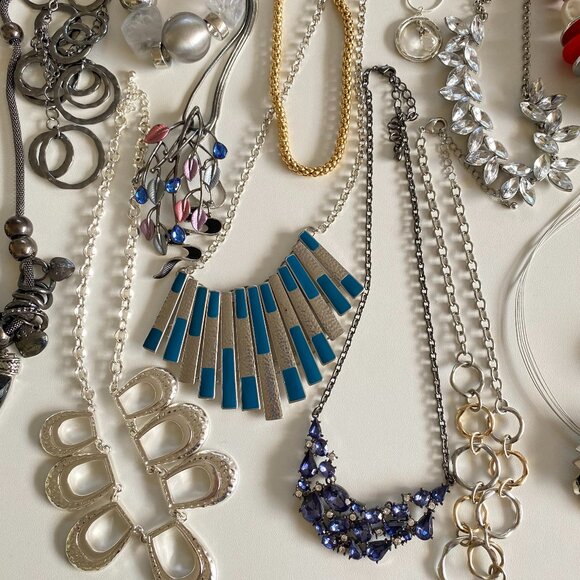 5 lbs of statement Jewelry Current, Vtg Costume + More - Picture 5 of 8